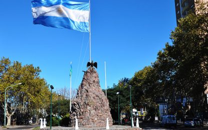 El Monumento a la Bandera que se trasformó en “Bicho Canasto”