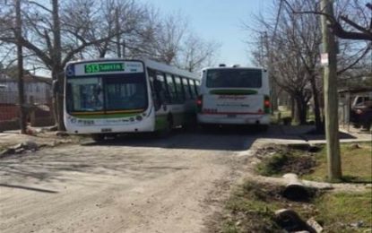 F. Varela: asaltaron un colectivo de la Línea 513 y golpearon al chofer