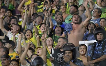 Defensa y Justicia sancionará a un hincha que realizó gestos racistas hacia Santos