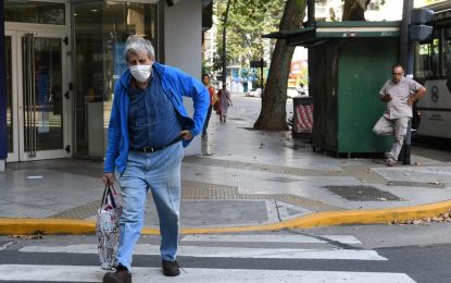 Lanzan un plan de ayuda para que los adultos mayores “se queden en sus casas”