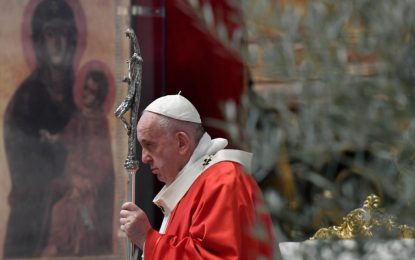 Coronavirus: el papa Francisco pidió que se priorice la vida y no el dinero