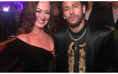 Neymar felicitó a su madre por blanquear un romance con un un joven de 22 años
