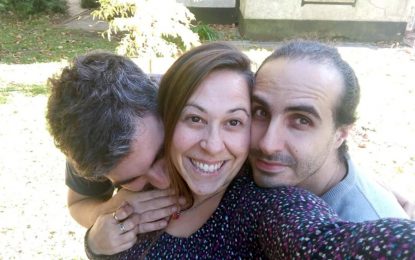 Vive con sus dos novios y atiende “la policlínica” del amor libre: 5 preguntas para abrir una relación y sobrevivir al intento