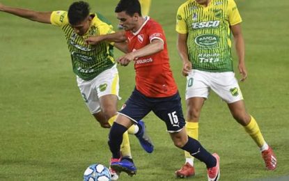 Con la mente en la Sudamericana, Defensa y Justicia cayó frente a Independiente en Avellaneda