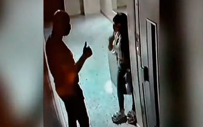 La conoció por Tinder, la llevó a la casa y le robó 20 mil dólares