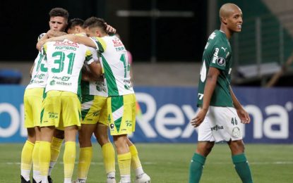 Con un gol en el descuento, Defensa venció a Palmeiras y se metió en los octavos de la Copa Libertadores