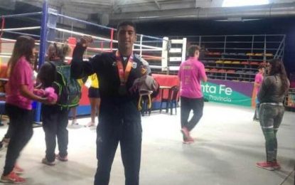 Medalla de plata para el boxeador varelense Luciano Amaya