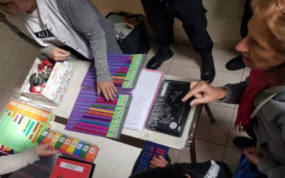 Internos de un Penal de Varela entregaron libros en braille a una escuela especial