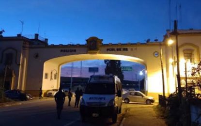 Dos presuntos motochorros se tiraron del Puente La Noria y uno murió