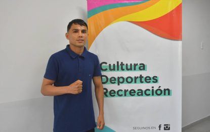 Junior Zárate, el representante de Florencio Varela con cinturón de campeón
