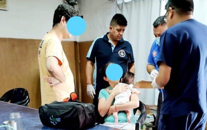 Claypole: bomberos salvaron la vida de una beba utilizando la maniobra de Heimlich