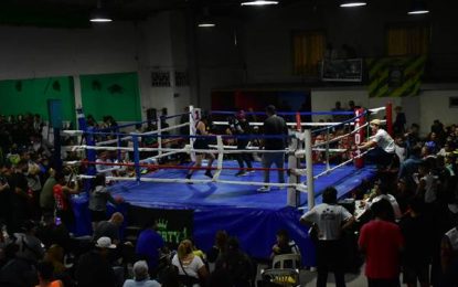 F. Varela: exhibición de boxeo amateur en la Sociedad de Fomento “Gobernador Monteverde”