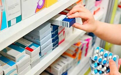 Las farmacias bajarán sus persianas durante una hora e irán a la justicia contra el DNU
