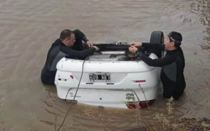 Tragedia en la ruta 11 | Cinco personas murieron tras caer a un canal