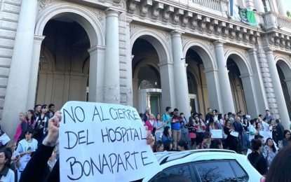 Marcha Federal en defensa de la Salud Pública, convocada por trabajadores y pacientes