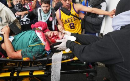 Graves incidentes en la marcha de los jubilados: un fotógrafo herido de gravedad y una jubilada agredida por la policía