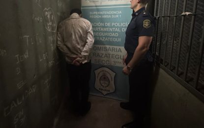 #Berazategui | Salía de la ducha y se encontró con un desconocido dentro de su casa