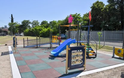 #FlorencioVarela | Equipamiento urbano para la plaza de la Casa de la Provincia