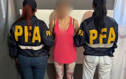 Detuvieron a una mujer que exigía dinero a un hombre a cambio de no publicar videos sexuales