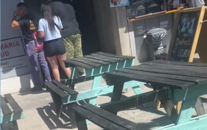 Tragedia en Varela: un hombre murió tras atragantarse mientras almorzaba en la feria de Senzabello
