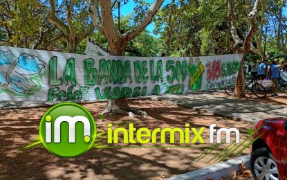 Trabajadores de Transporte San Juan Bautista se manifestaron frente al Municipio por el posible traspaso a San Vicente