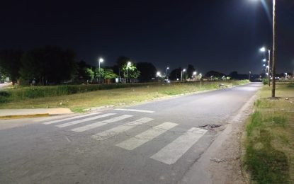 #FlorencioVarela | Tras el reclamo, el Municipio instaló nuevas luminarias en Villa del Plata