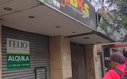 Cierres de locales en el centro de Varela reflejan el difícil momento del comercio