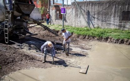 Avanzan las tareas de pavimentación de 20 cuadras en el barrio Santa Lucía de Quilmes Oeste