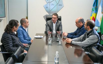 #FlorencioVarela | El intendente Andrés Watson con autoridades de la firma que tomó a su cargo la línea 148