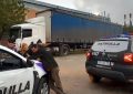 #Quilmes | Intervención municipal por un camión de gran porte que causó daños en la vía pública