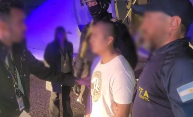 La Policía Federal extraditó a «Pequeño J», acusado del triple femicidio de Florencio Varela