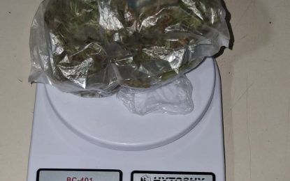 Circulaban en moto con marihuana en Florencio Varela y terminaron en la comisaría