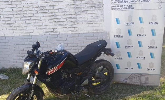 #FlorencioVarela | La Policía interceptó una moto sin patente y descubrió que era robada