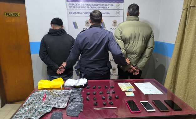 #FlorencioVarela | Circulaban en un auto robado con cocaína y terminaron detenidos
