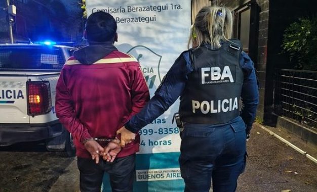 #Berazategui | Terminó detenido tras intentar robar dos muñecos de una juguetería
