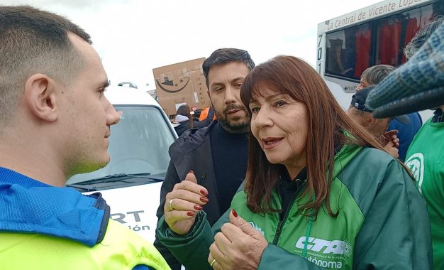 ATE Quilmes denunció que mantuvieron retenidos durante horas a micros que viajaban a la Marcha Federal por la Salud