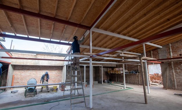 Andrés Watson supervisó la reactivación de la construcción del Centro de Desarrollo Infantil de Bosques Norte