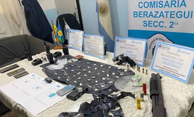 #Berazategui | Detuvieron a un hombre acusado de vender cocaína y enfrentarse con una escopeta a la Policía
