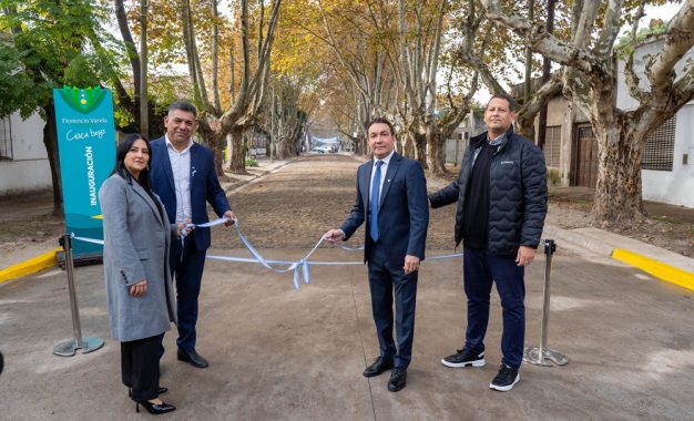 #FlorencioVarela | Reabrieron al tránsito la esquina de Jorge Newbery y 25 de Mayo tras la restauración del empedrado