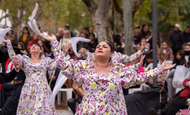 #FlorencioVarela | 25 de Mayo: bailes, banderas y una fiesta popular en familia