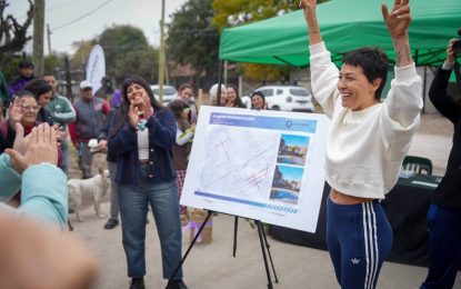 #Quilmes | Realizaron una recorrida por los nuevos pavimentos de 1º de Mayo y Monteverde y entregaron árboles nativos a vecinos