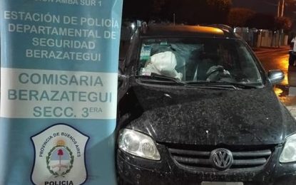 Robaron una camioneta, chocaron durante la fuga y cayeron tras un tiroteo con la Policía