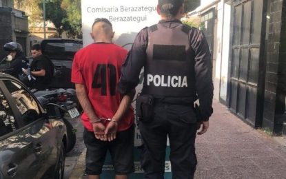 Saltaba techos en Berazategui, robó una camiseta de Independiente, se la puso y lo atraparon