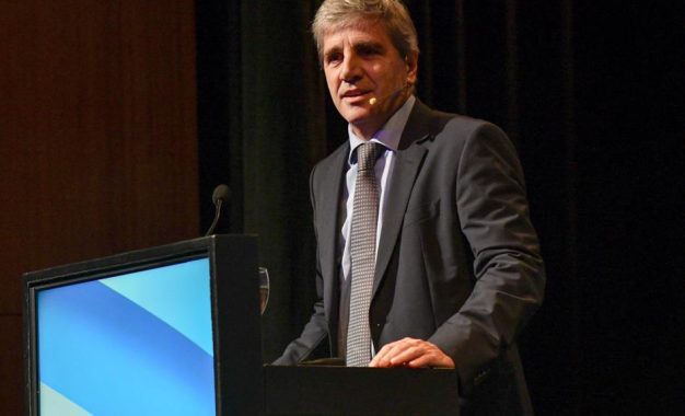 Luis Caputo: “Lo mejor es lo que viene y la economía va a seguir mejorando”