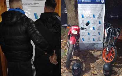 #FlorencioVarela | Intentaron escapar al ver a la Policía y descubrieron que llevaban una moto robada