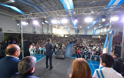 Alumnos y alumnas varelenses prometieron fidelidad a la bandera argentina