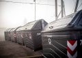 Instalaron los primeros 12 contenedores en Solano y presentaron un nuevo camión recolector de carga lateral