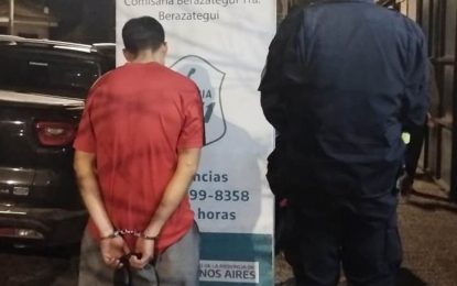 Pasajeros redujeron a un presunto ladrón tras el robo de un celular en la estación de Berazategui