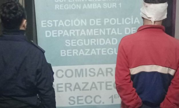 #Berazategui | Robó pertenencias de un auto, pero la víctima lo persiguió, lo redujo y terminó detenido