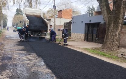 Bacheos y mantenimiento urbano en distintos barrios de Florencio Varela